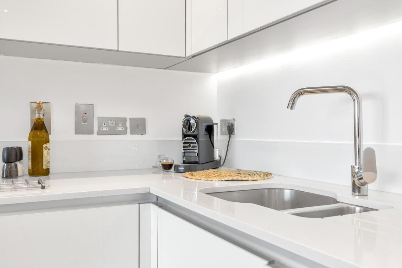 Modern Luxe Apt Just 10 Mins From Tower Bridge! Easy Access To Tube And Bus Лондон Екстер'єр фото